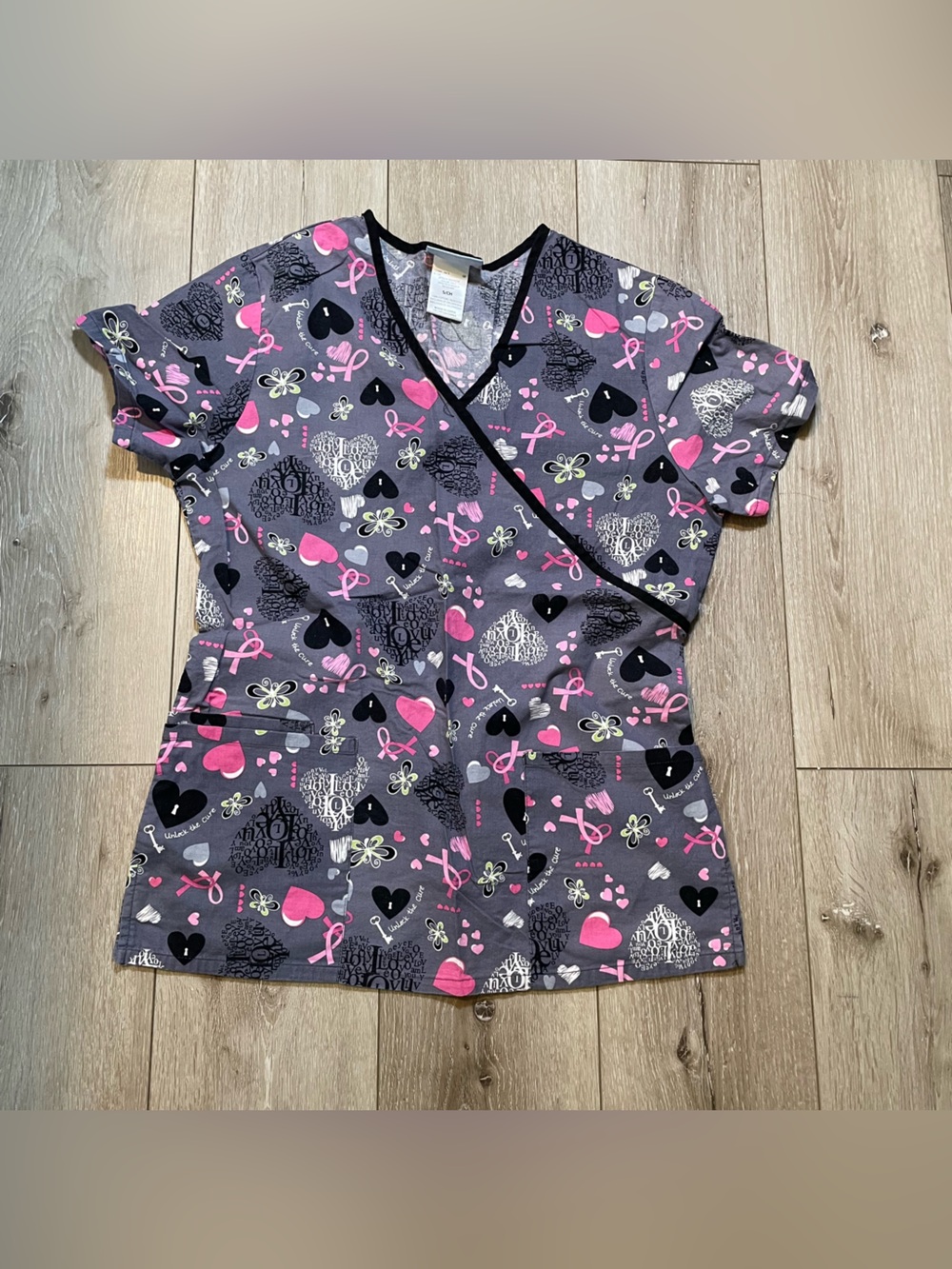 SB Scrubs Mock Wrap Top Breast Cancer Awareness Pink Ribbon Heart Print Size M
